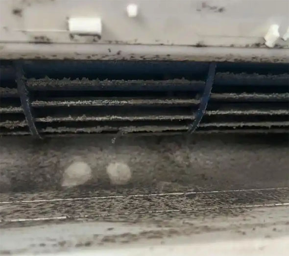 永城空调吹的风有股烧焦味是怎么回事